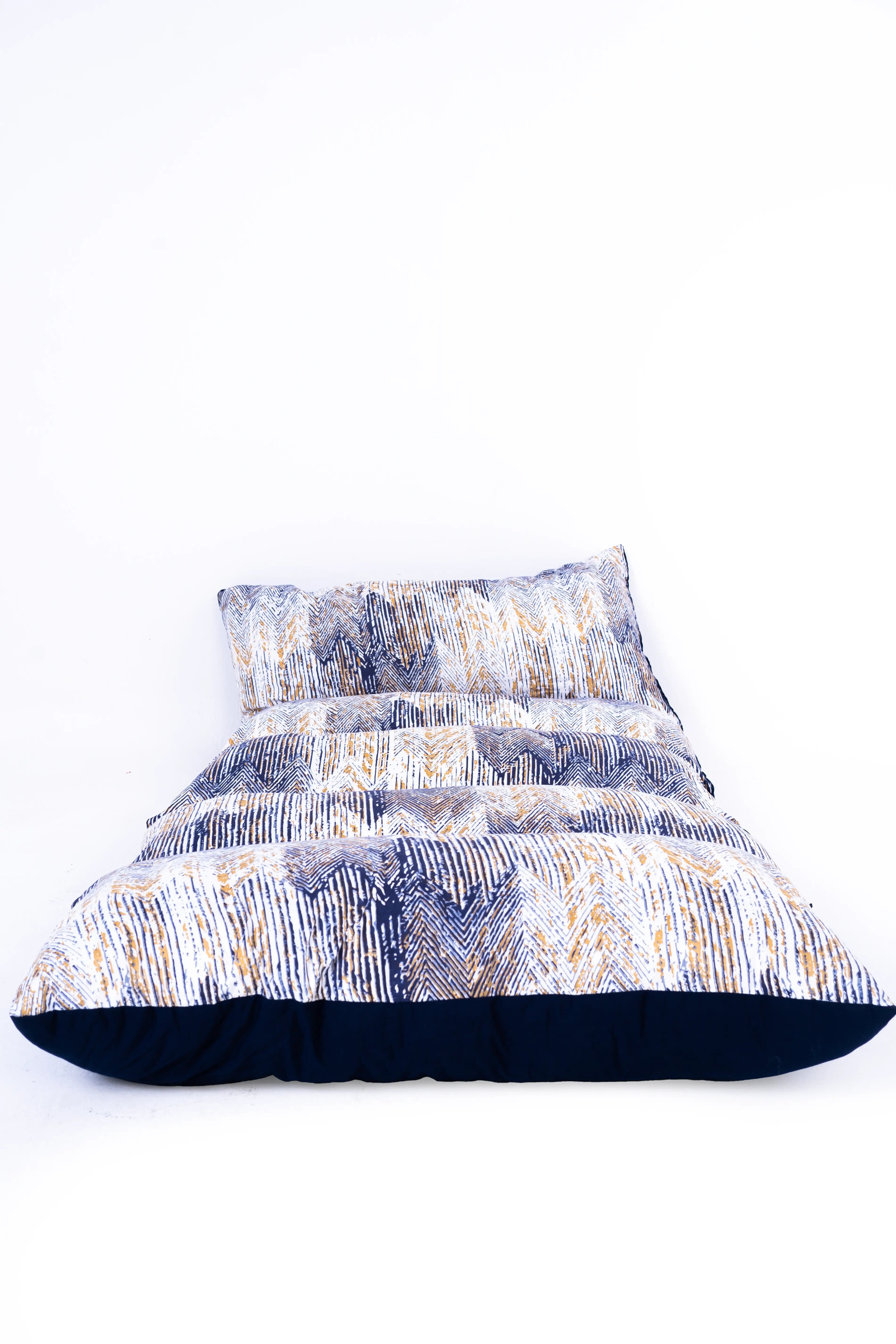 مرتبة أرضية قابلة للطي (جولدن نيفي)